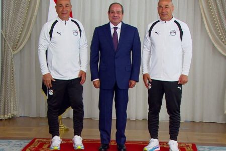 السيسي لـ منتخب مصر: باسمي واسم كل المصريين أوجه لكم الاحترام والتقدير والاعتزاز