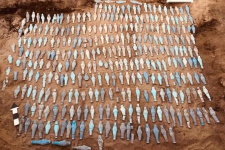 كشف أثري جديد في المنوفية.. العثور على وحدة جنائزية و560 تمثال بـ قويسنا
