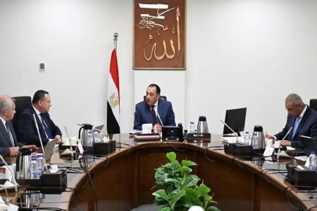 مدبولي يتابع تطوير التعليم ويؤكد الانتقال من منح الشهادات إلى بناء المهارات